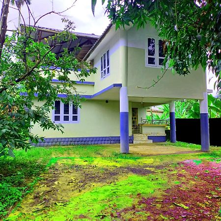 Empire Homestay Kalpetta Exteriör bild